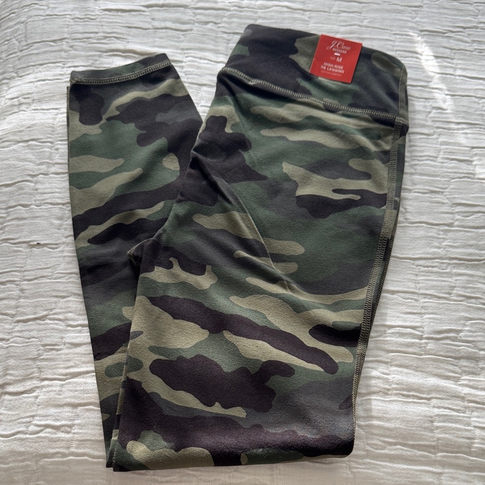 NWT Women’s J Crew Weekend Hi-Rise 7 Camo Print Leggings - Green Camouflage